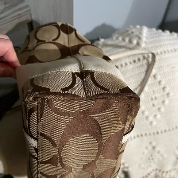 Vintage Coach shoulder bag - Picture 6 of 16